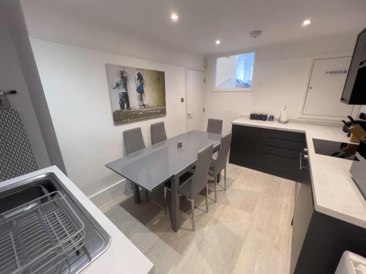 The Dragon Pad Boutique Apartment Tunbridge Wells Buitenkant foto