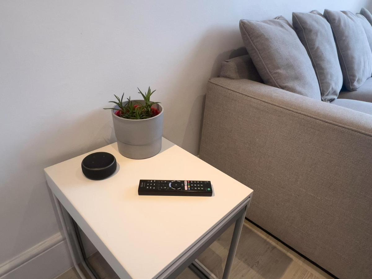 The Dragon Pad Boutique Apartment Tunbridge Wells Buitenkant foto