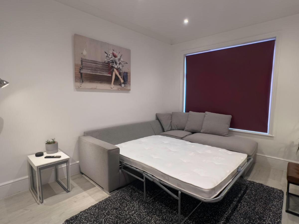 The Dragon Pad Boutique Apartment Tunbridge Wells Buitenkant foto