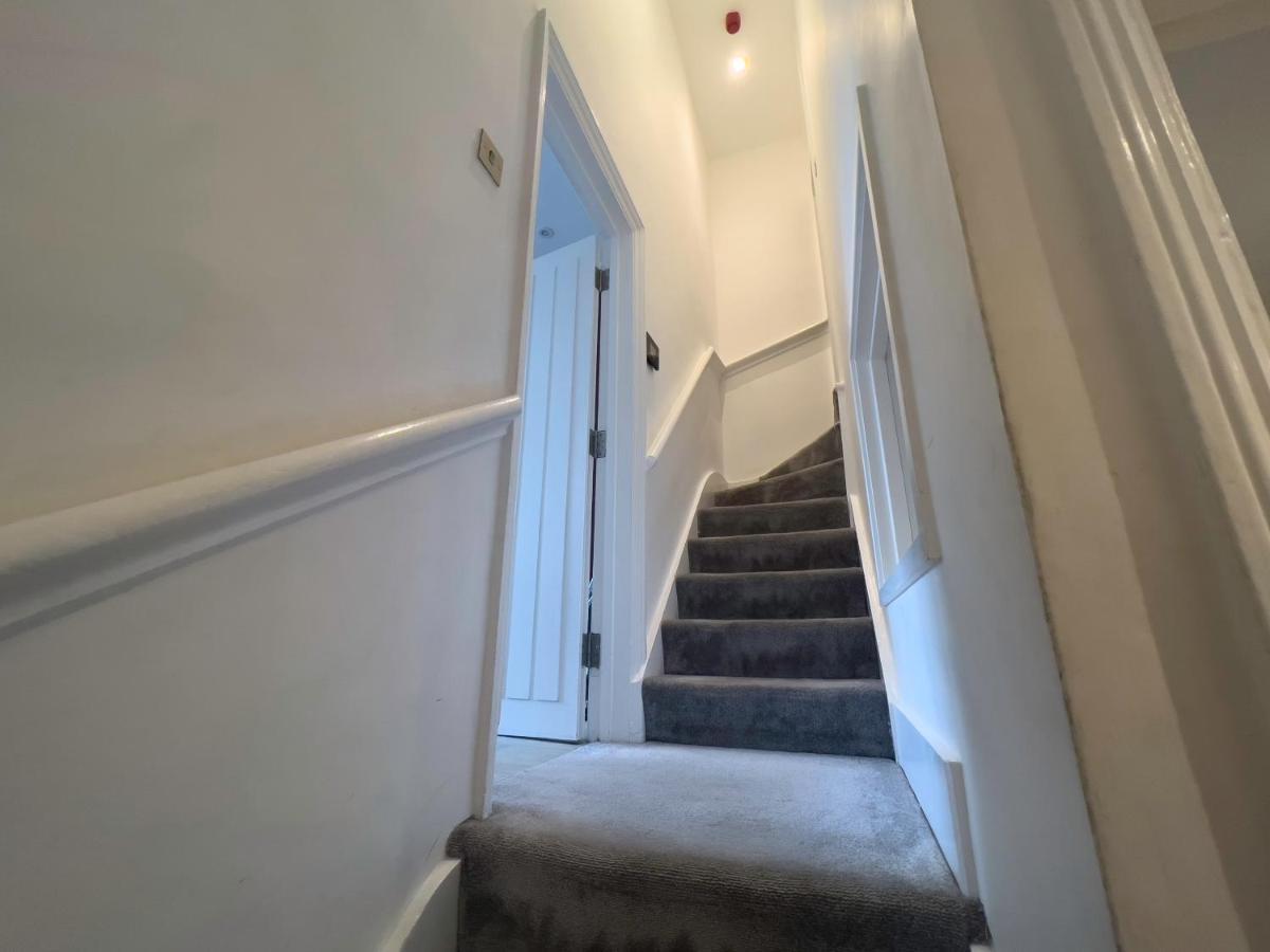 The Dragon Pad Boutique Apartment Tunbridge Wells Buitenkant foto